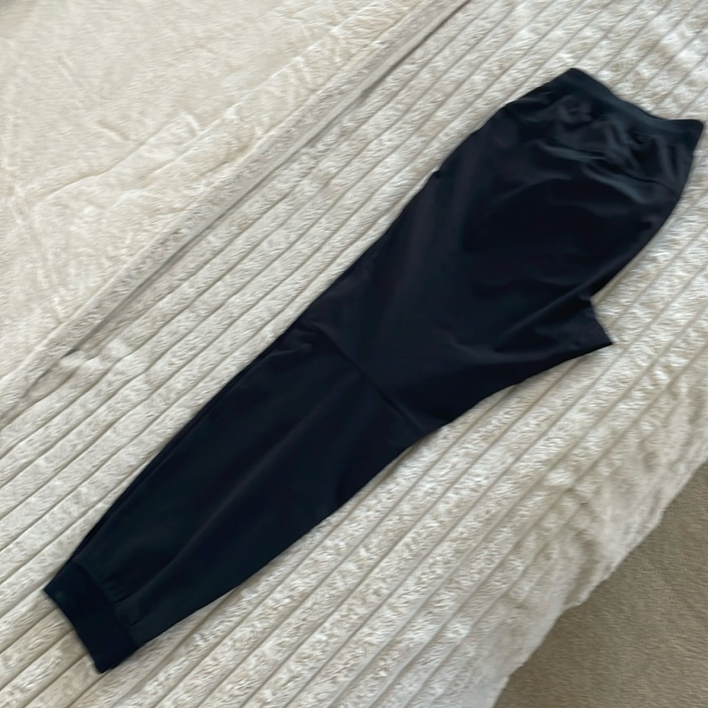 Lululemon Mens XL Joggers - Black
Perfect / Excellent / Like New
